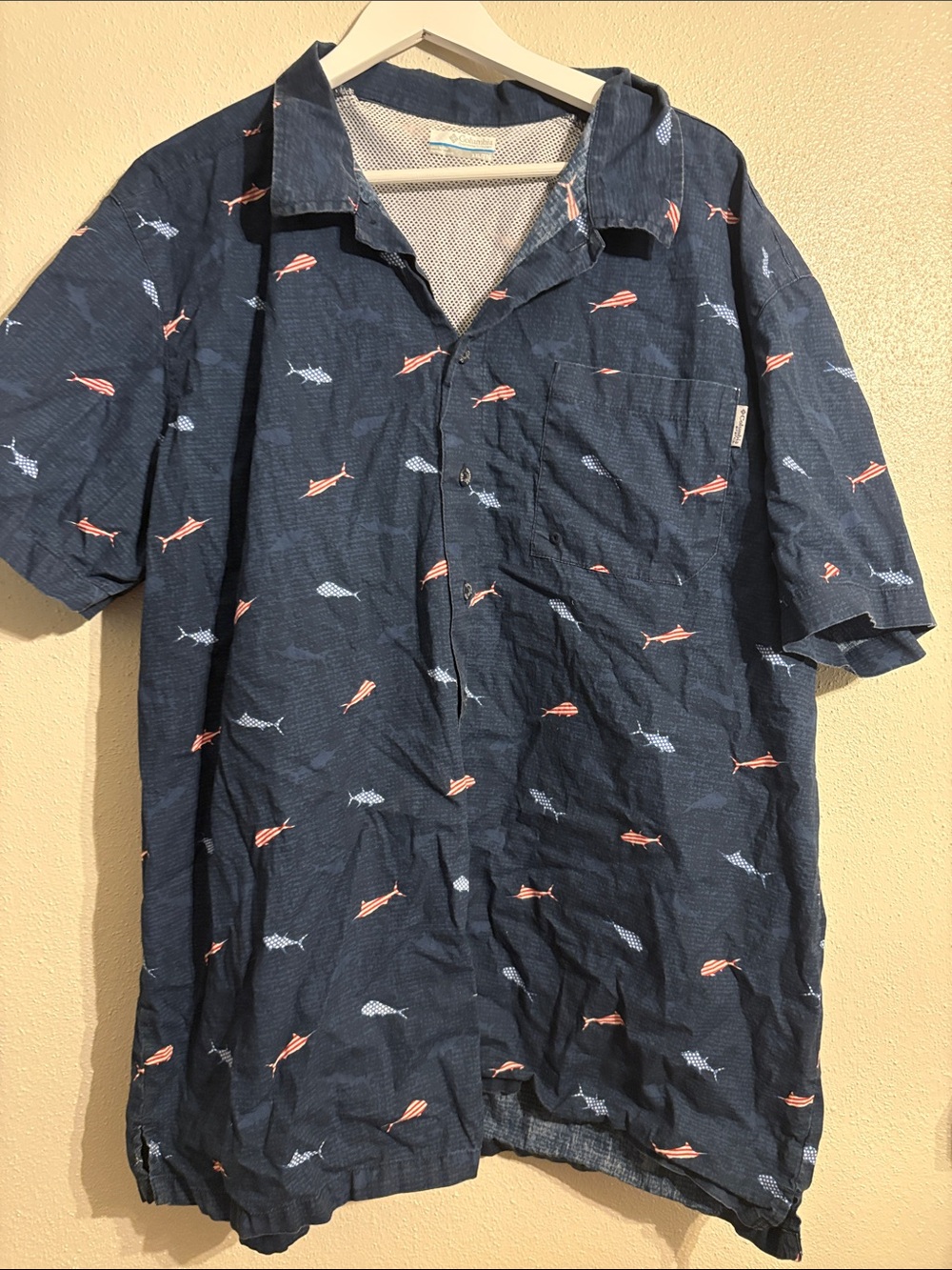 Columbia Navy Blue Short-Sleeve Button-Down with Fish Print [MEL0615]